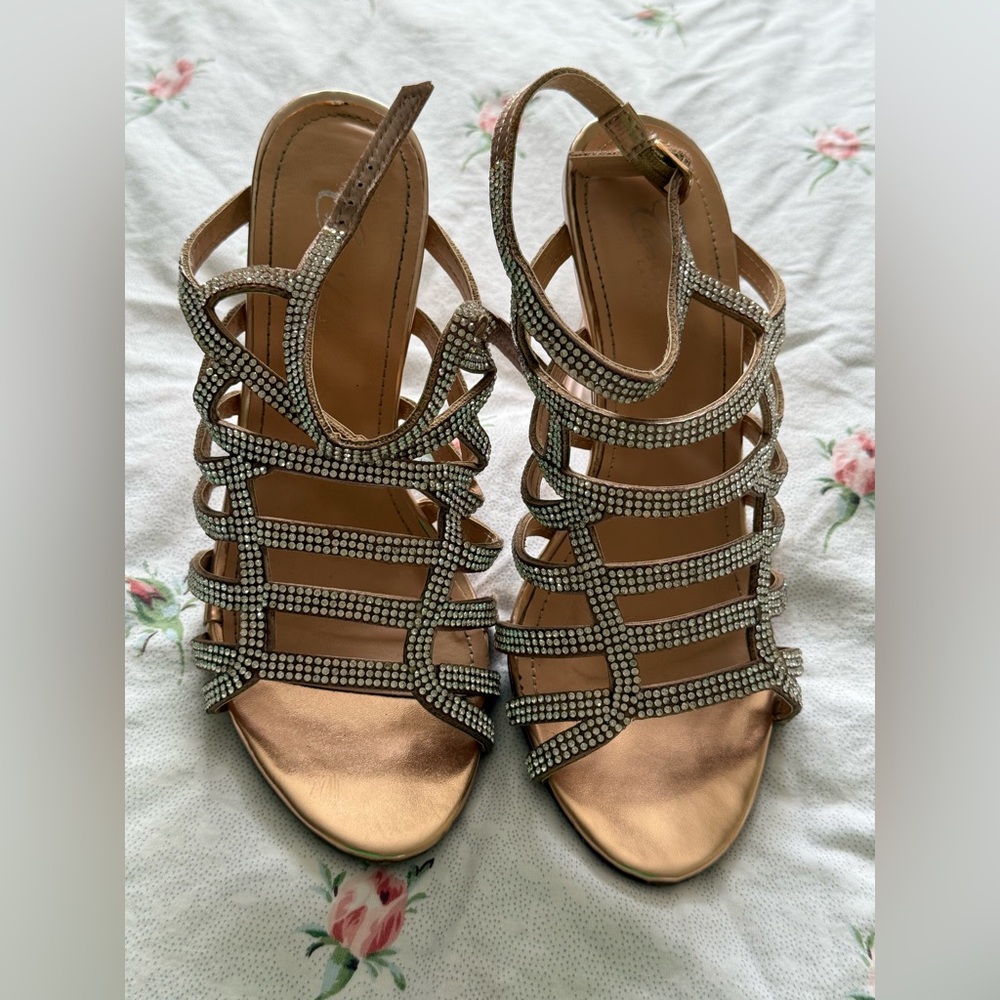 Elegant Gold Strappy Sandals size 7